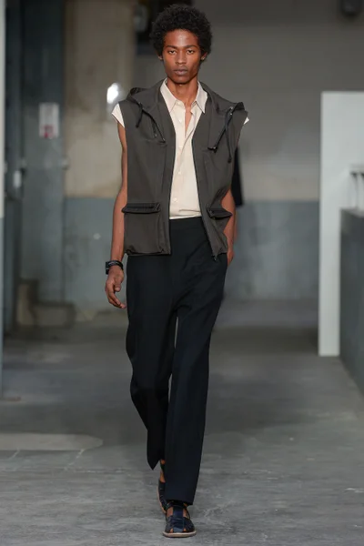 Look 15